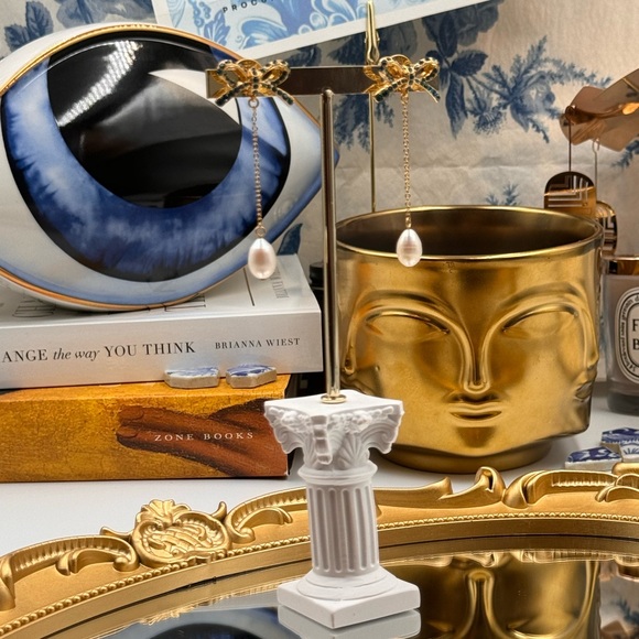 🆕 OSCAR DE LA RENTA 🧿 NWOT Swarovski Blue Crystal Bow Pearl Drop Earrings - Picture 3 of 15